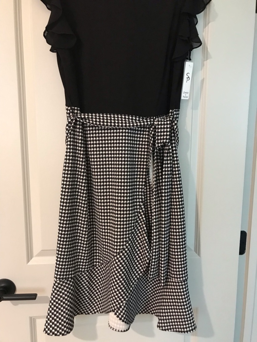 Sleeveless Black & White Plaid  Dress - Picture 5 of 5